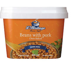 Packaging 475 ml of L’Héritage fresh-baked beans with pork